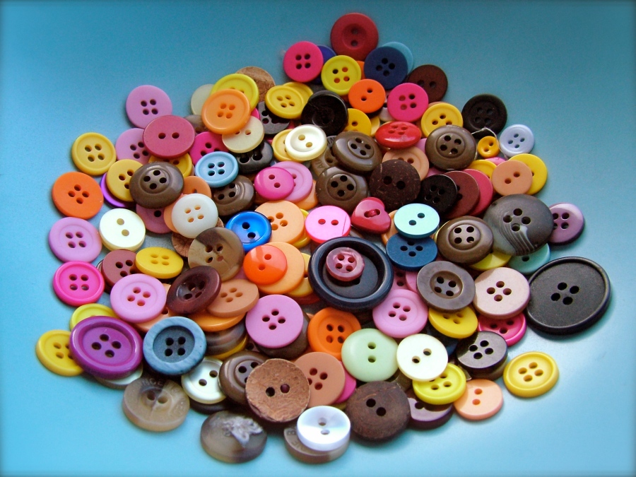 Buttons. Foto extraída de internet. © Sarah Klockars-Clauser for openphoto.net